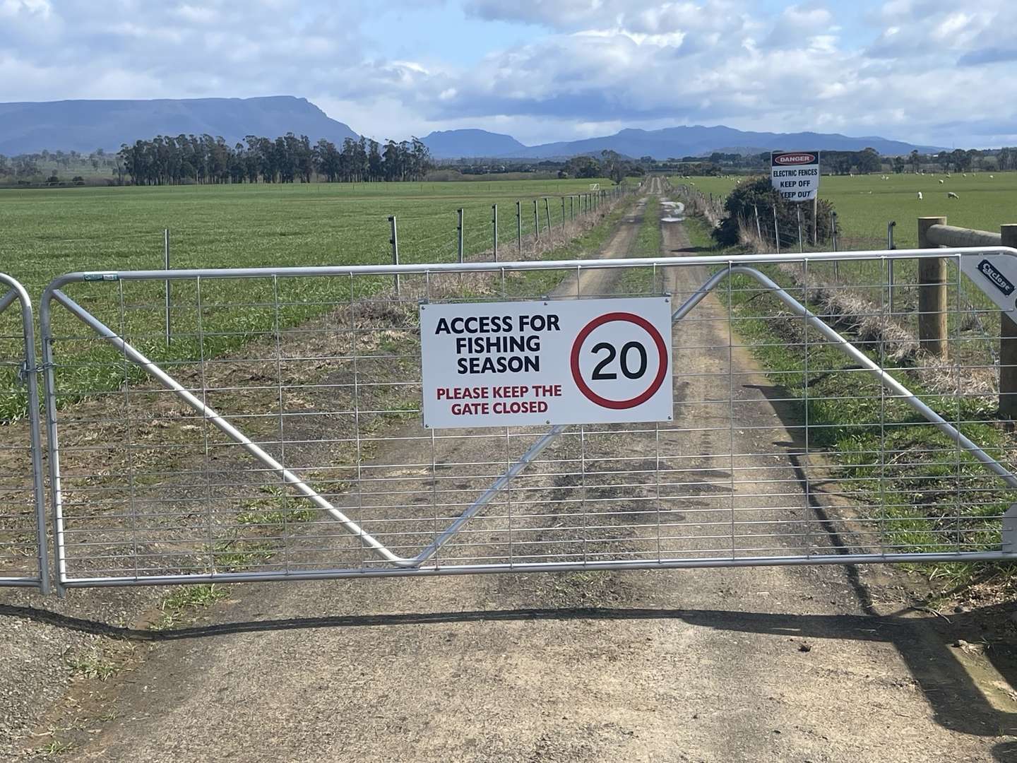 Fisheries Lane Brumbys Creek now open