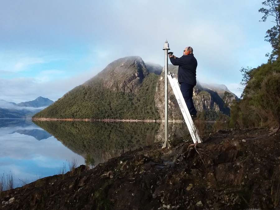 FS Staff member, Steve Paterson, undertaking Navigation light maintenance at Lake Mackintosh